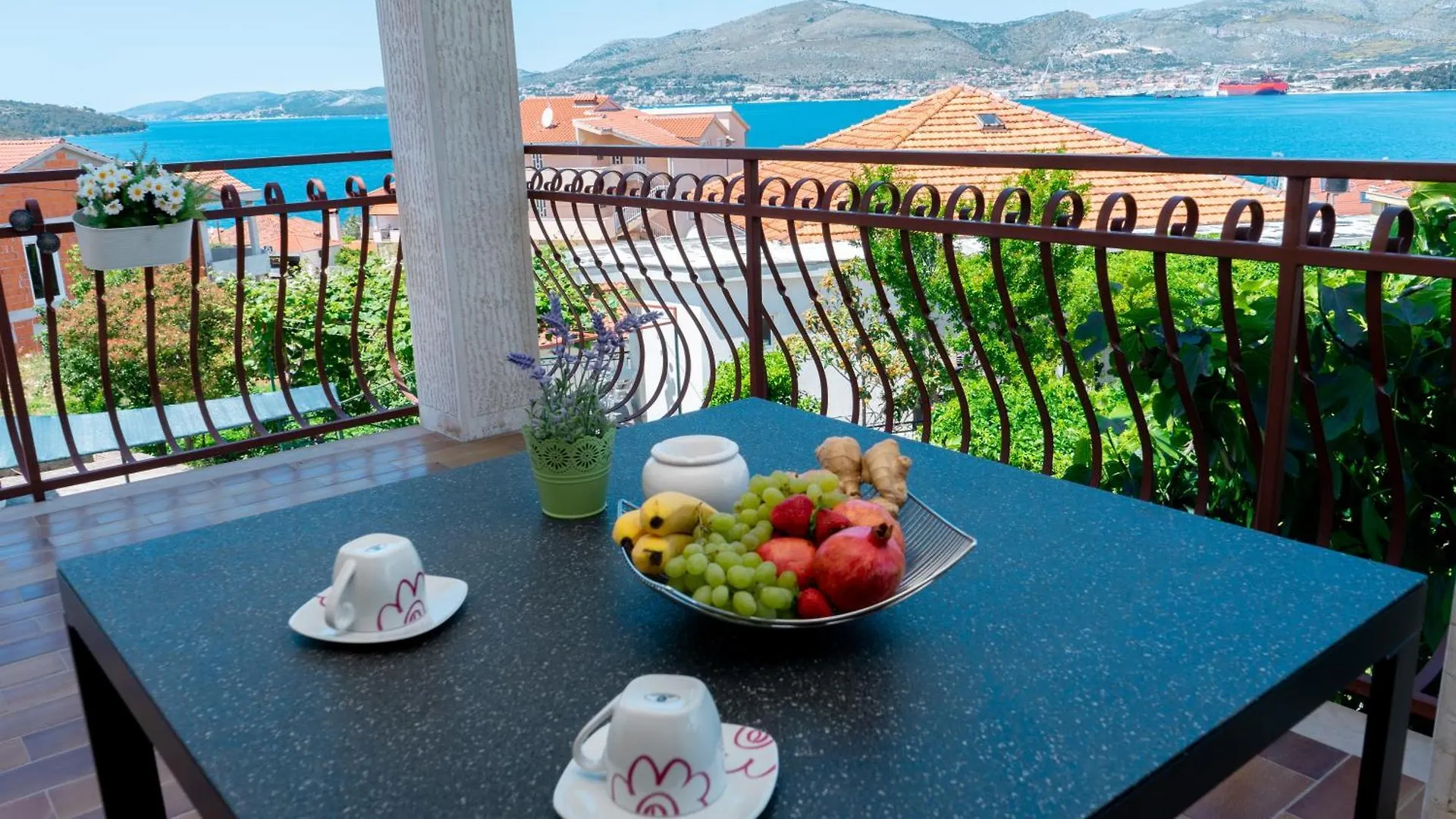 Apartments Beata Trogir-Okrug 0*, Trogir